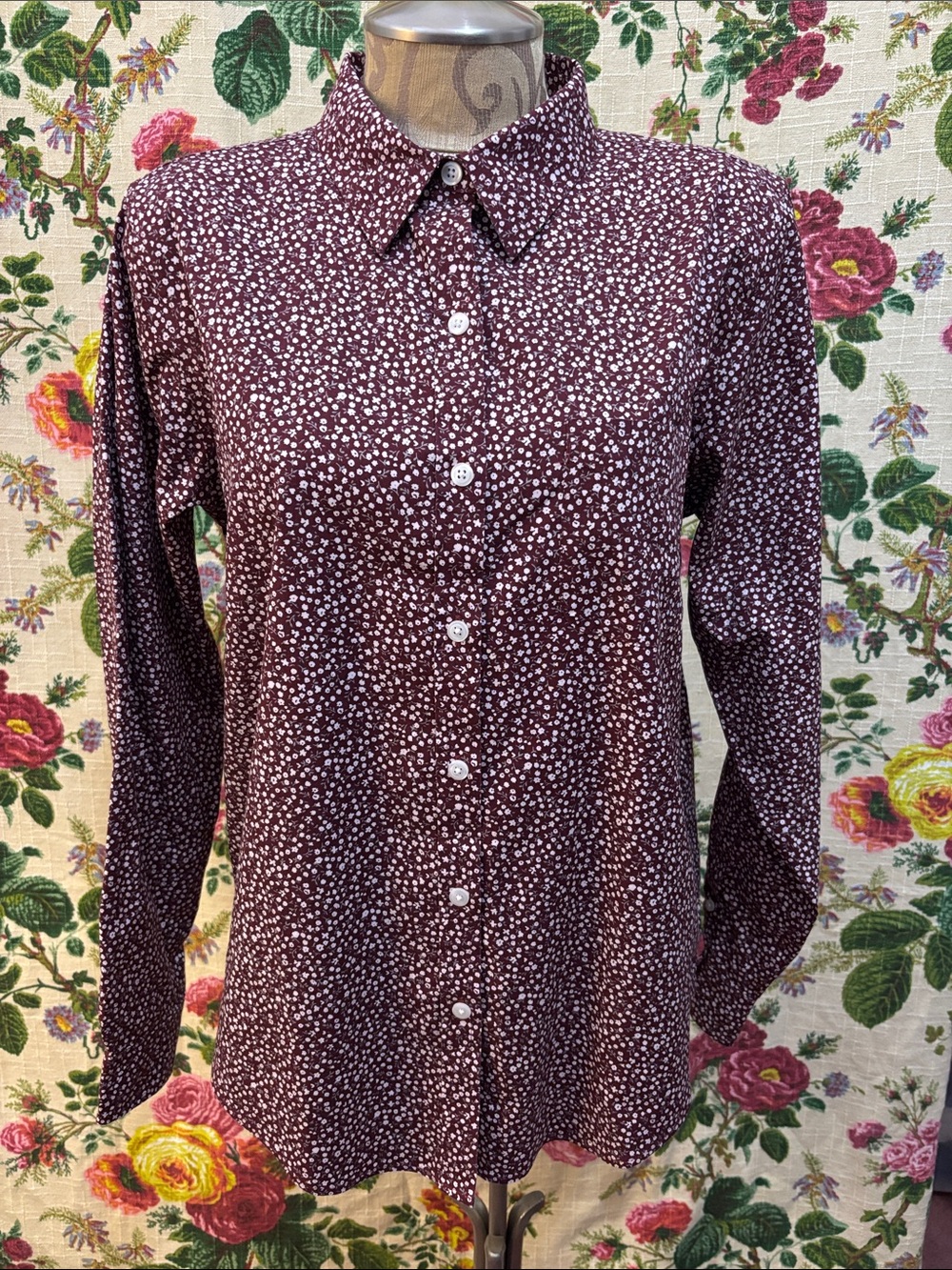 L.L. Bean Med Wrinkle Free Women's Floral Button Down 100% Cotton Shirt